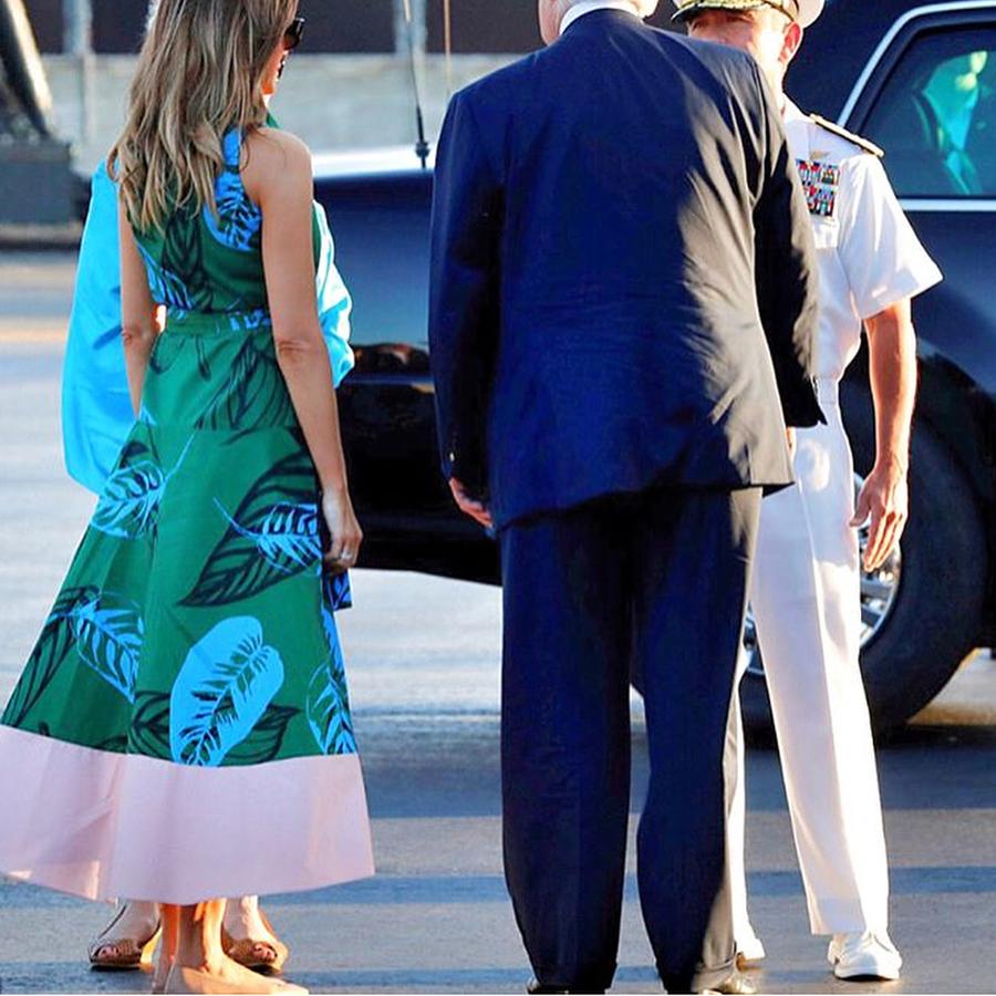 ¿Qué looks lleva Melania Trump en su maleta de viaje?