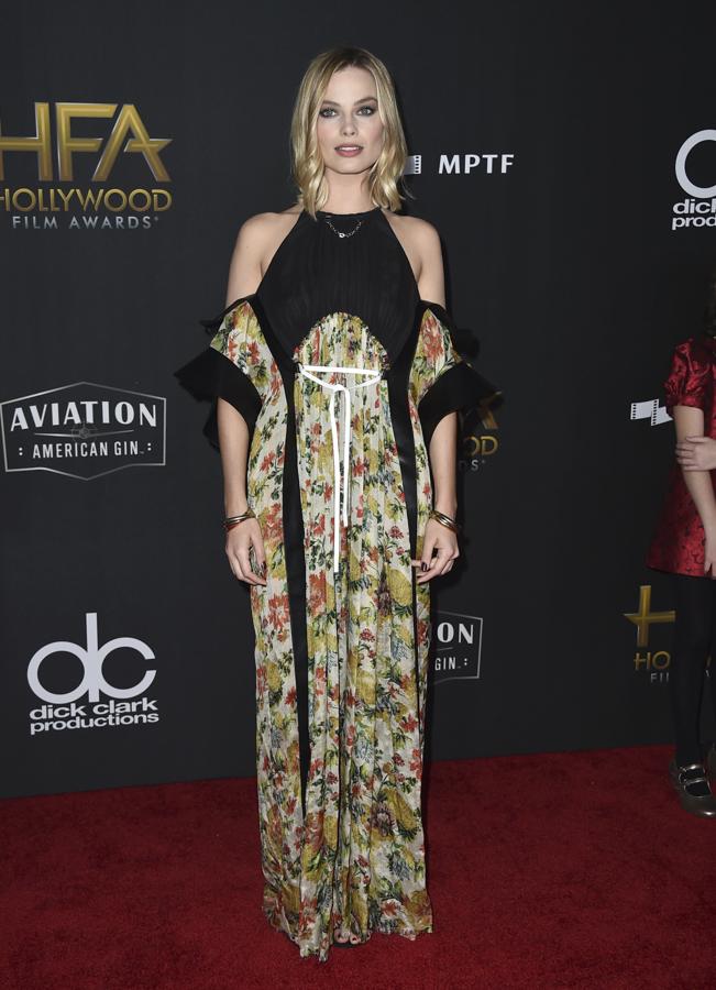 El look de Margot Robbie en los Hollywood Film Awards