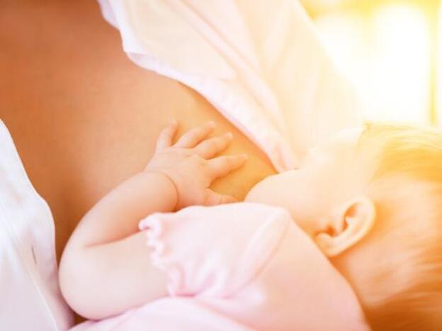 Seis pautas para amamantar a un recién nacido