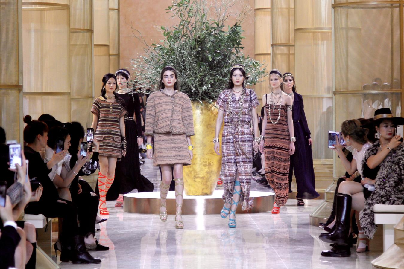 Chanel Cruise 2017/18: así fue el desfile de la 'maison' en China