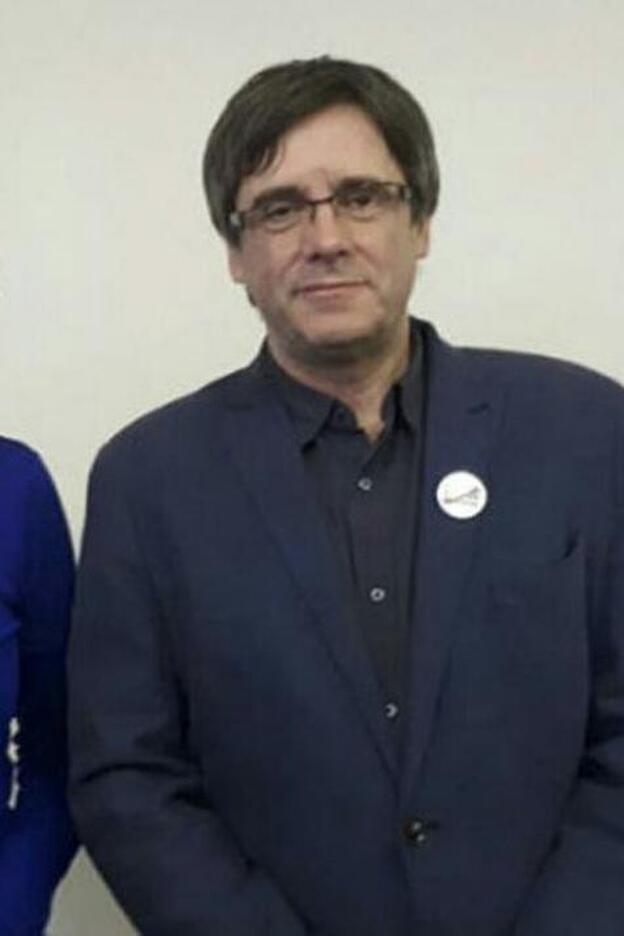 Carles Puigdemont sorprende con nueva imagen./REDES