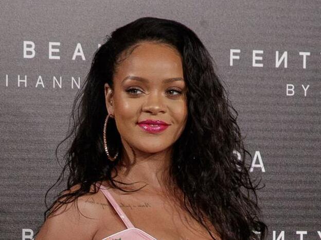 Alerta tendencia: Rihanna se une al club de la toalla