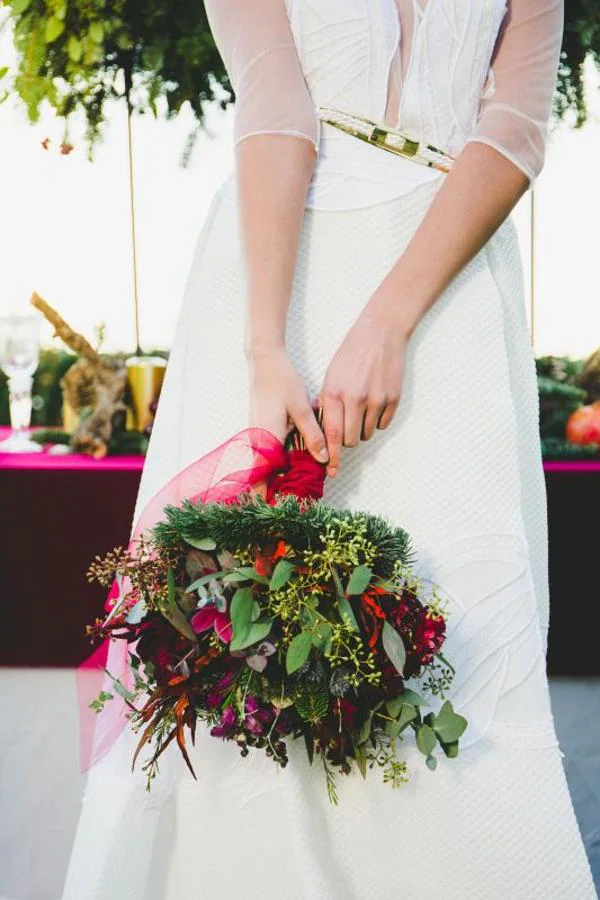 Ideas para elegir el ramo de novia de tu boda: atrévete con el rojo