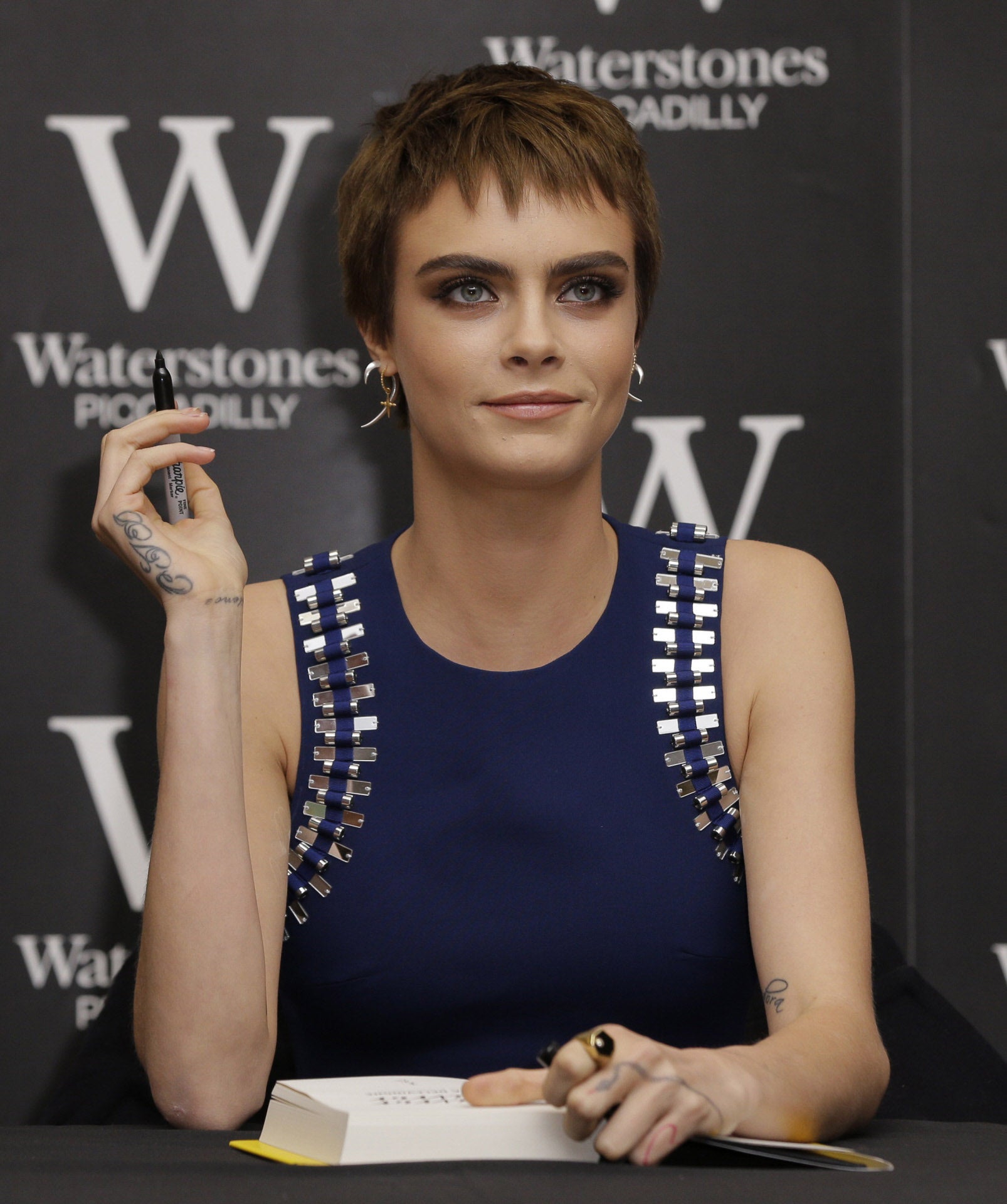 25 famosas con las mejores cejas para copiar