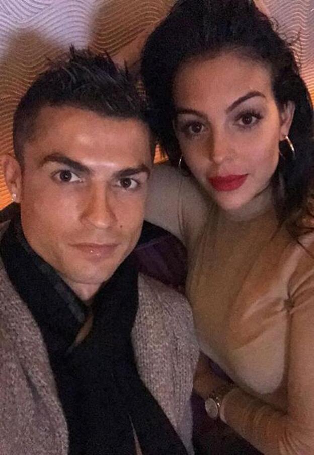 Primera salida de Cristiano y Georgina tras ser padres