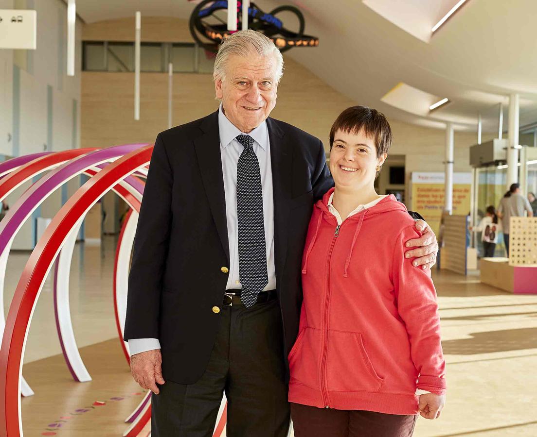 Los famosos posan en un calendario solidario