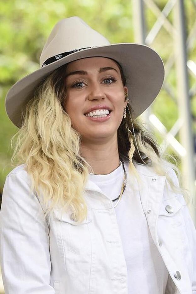 Miley Cyrus se tatúa la cara de su gran amor