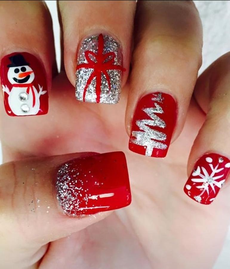 Inspiración: 21 ideas para decorar tus uñas en Navidad