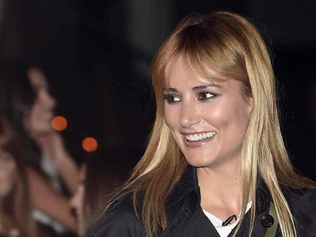 Alba Carrillo critica a Ana Boyer por su vestido de boda