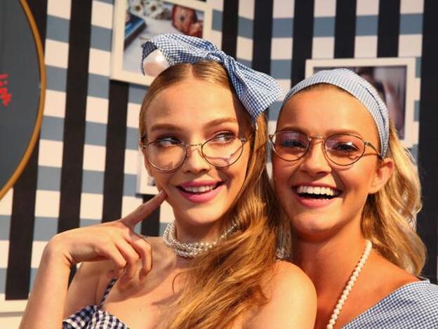 Models pose at Gigi Hadid for #ShowYourParty/getty