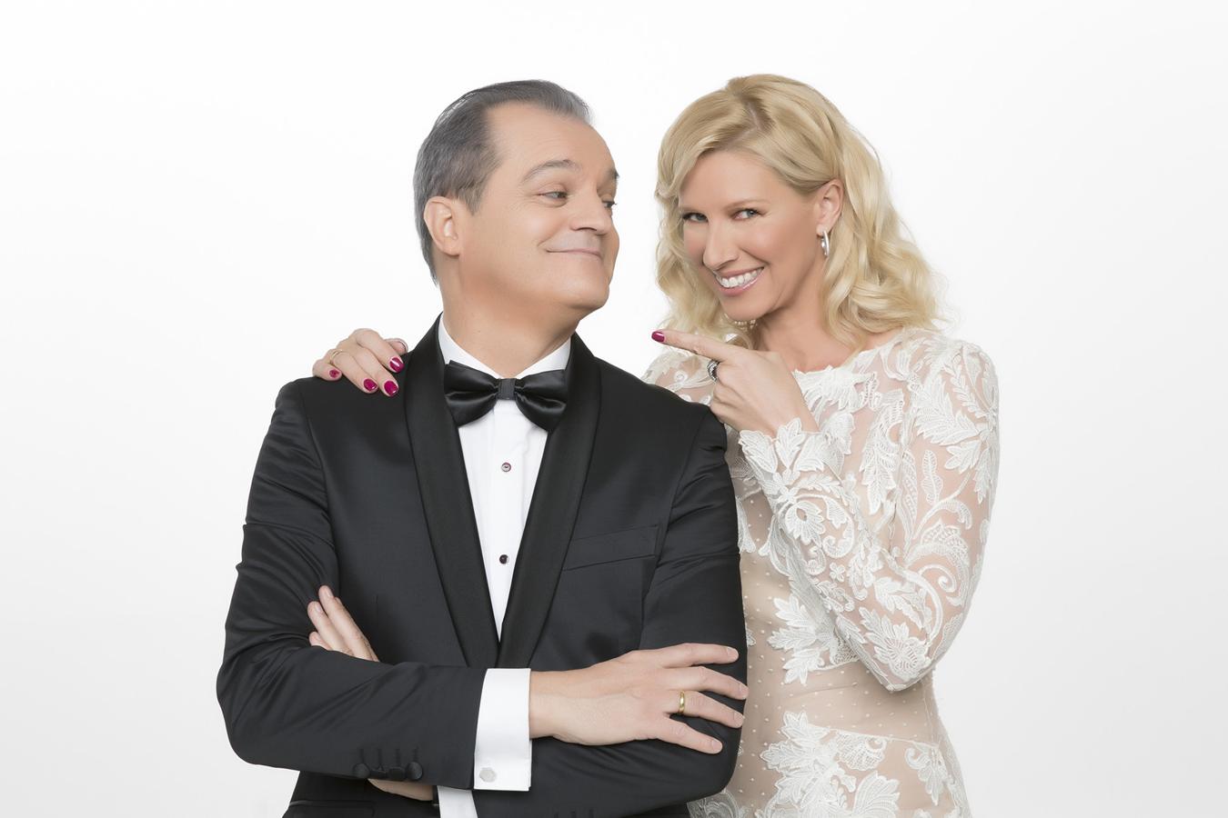 El posado de Anne Igartiburu y Ramón García para las Campanadas 2017 en TVE