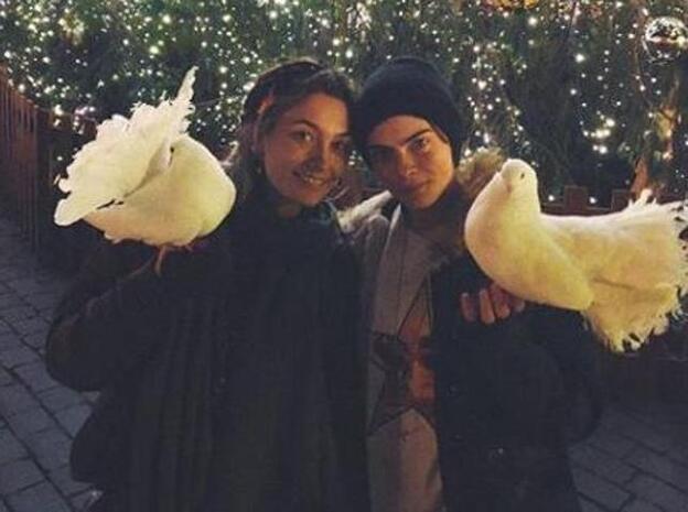 ¿Hay algo más que una amistad entre Cara Delevingne y Paris Jackson?