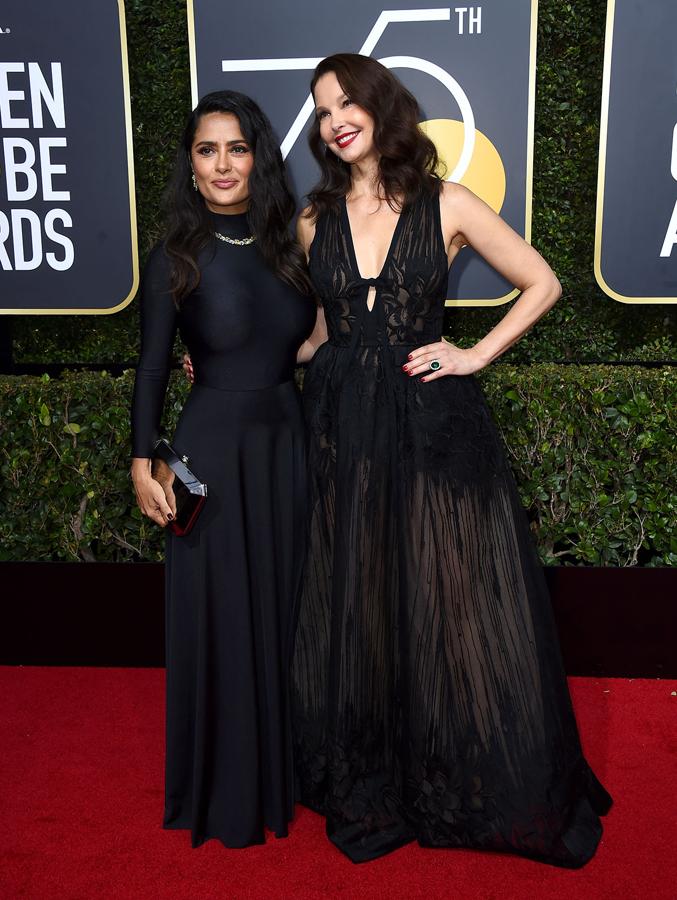 Parejas en la alfombra roja de los Globos de Oro 2018: Salma Hayek y Ashley Judd