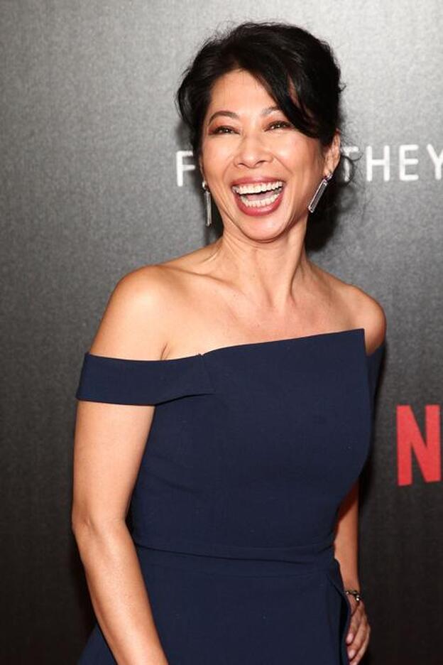 Globos de Oro 2018: Loung Ung, la activista que ha acompañado a Angelina Jolie