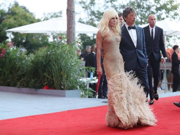 La guerra de los Versace: niegan que Gianni estuviera enfermo