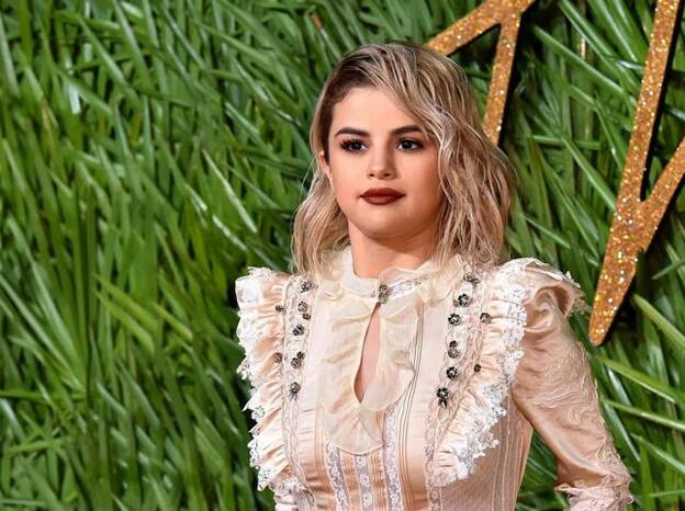 Selena Gomez dona su sueldo de la última película de Woody Allen al Time's Up