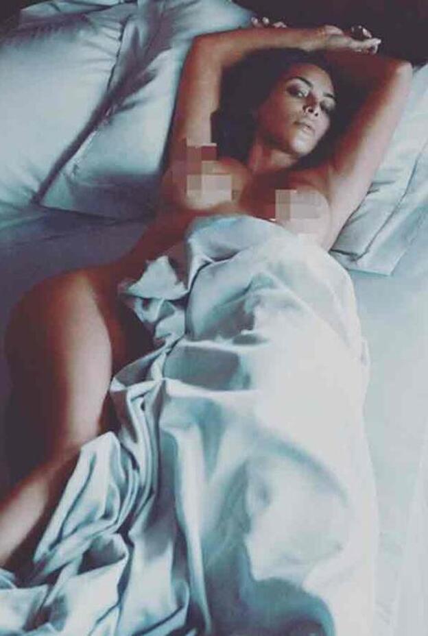 Kim Kardashian pixela sus pezones para subir otra foto desnuda a Instagram