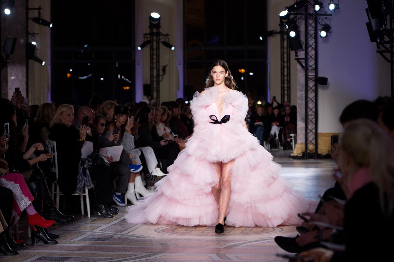 Los mejores looks de la Alta Costura de París: Giambattista Valli