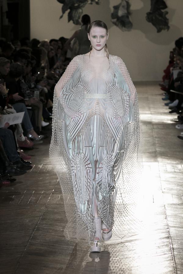 Los mejores looks de la Alta Costura de París: Iris van Herpen