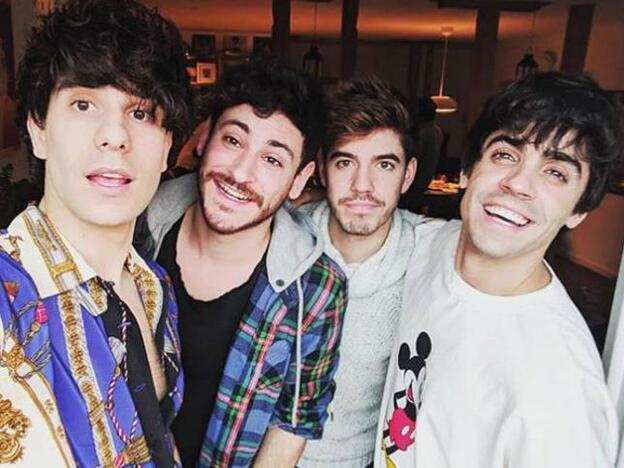 El besazo de Cepeda ('OT 2017') a Javi Calvo por su cumpleaños