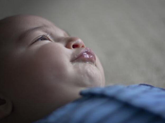 Mi bebé babea mucho, ¿qué puedo hacer?