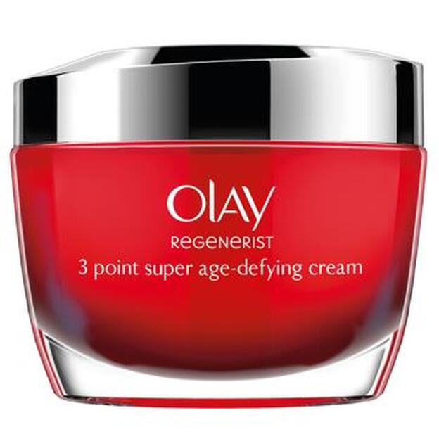 Con péptidos y semilla de algarroba. Regenerist de Olay (29,99€)