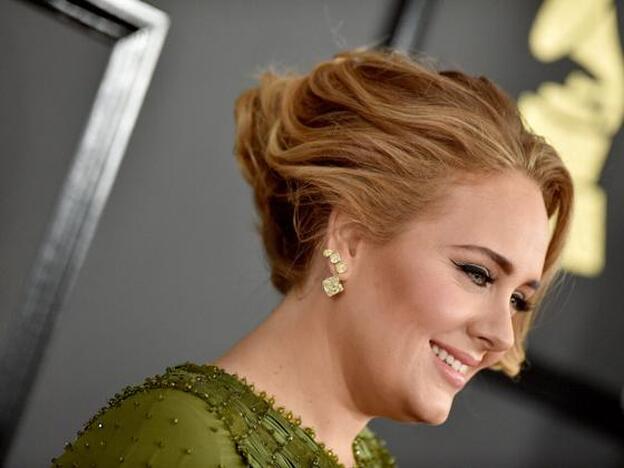 Adele durante la gala de los premios Grammy 2017/gtres