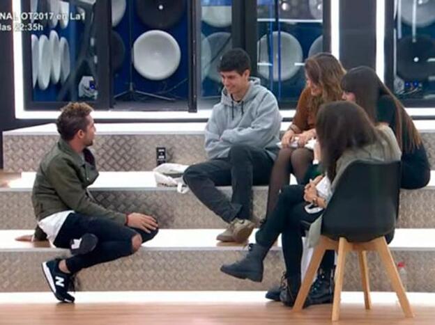 'OT 2017': Alfred llora de emoción al encontrarse con David Bisbal