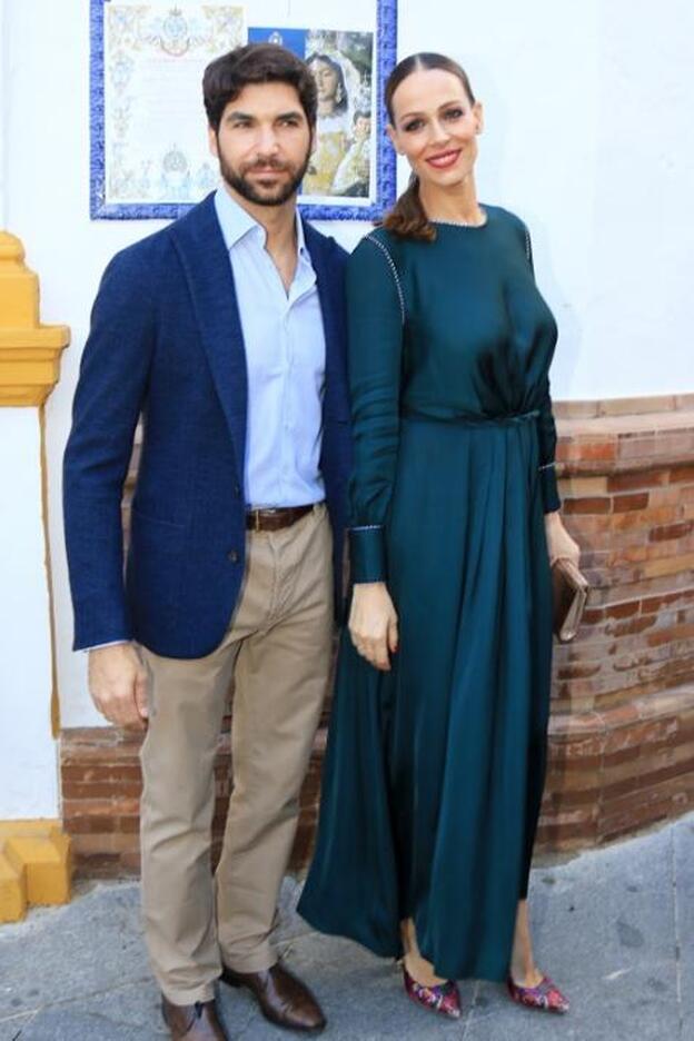 Eva González y Cayetano Rivera, elegidos como la pareja más glamurosa