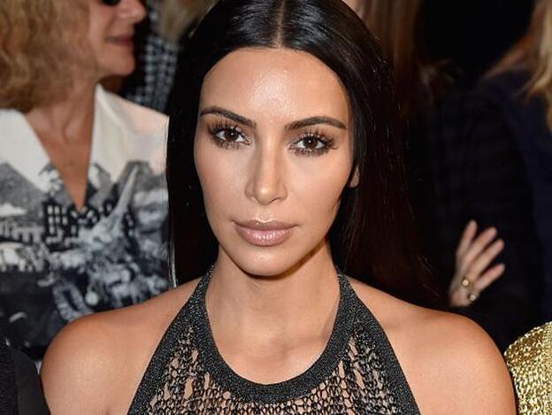 Kim Kardashian publica un selfie en topless fotografiado por North