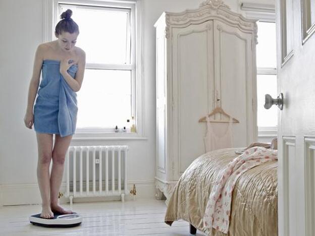 Trucos nocturnos para adelgazar: ninguno es comer menos