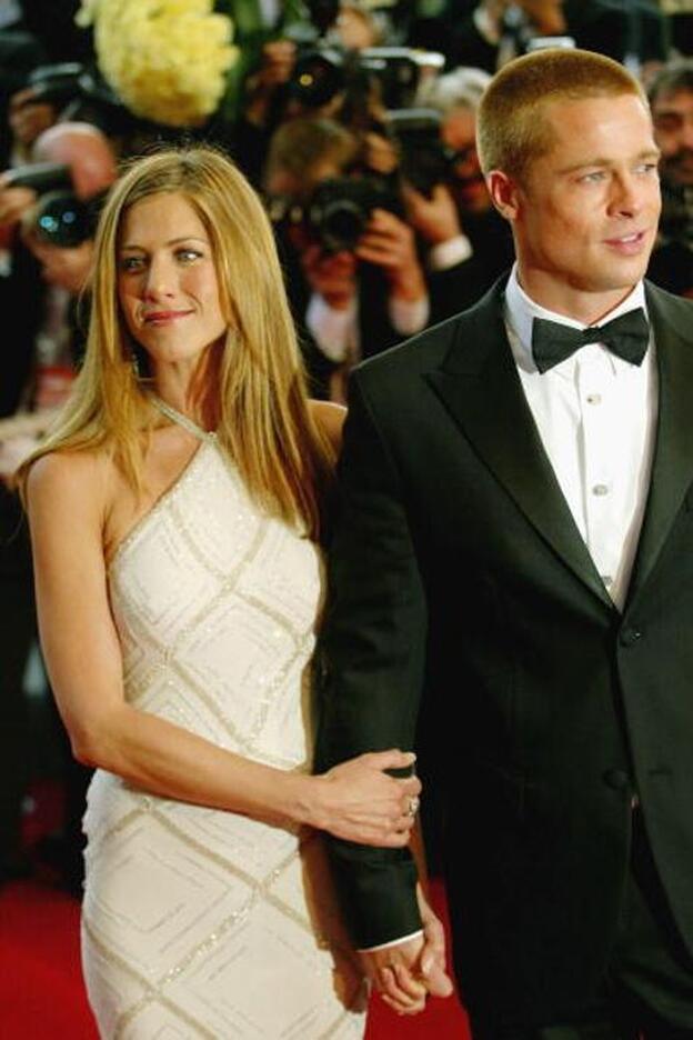 Jennifer Aniston y Brad Pitt en una de sus últimas apariciones juntos como matrimonio./getty images