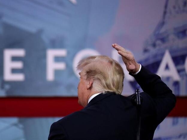 Al descubierto el secreto de Donald Trump: "Trabajo duro para esconder esa calva"