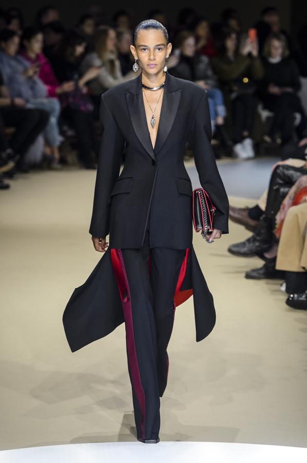 Los looks más bonitos de la Paris Fashion Week: Alexander McQueen