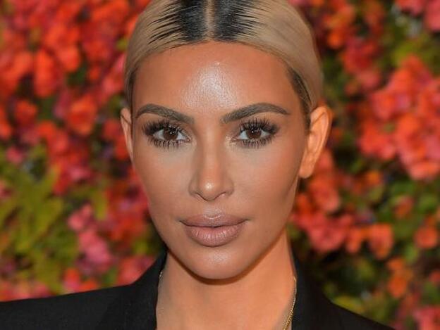 Kim Kardashian comparte el primer 'selfie' de Chi