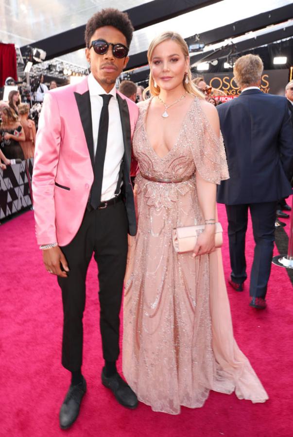 Parejas en la alfombra roja de los Premios Oscar 2018: Darrell Britt Gibson y Abbie Cornish