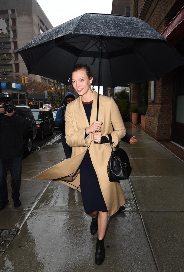 Así se visten las famosas los días de lluvia