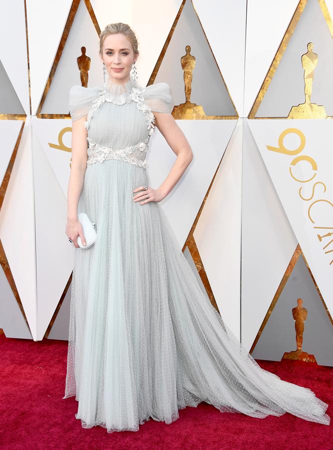 Todos los looks de la alfombra roja de los Premios Oscar: Emily Blunt