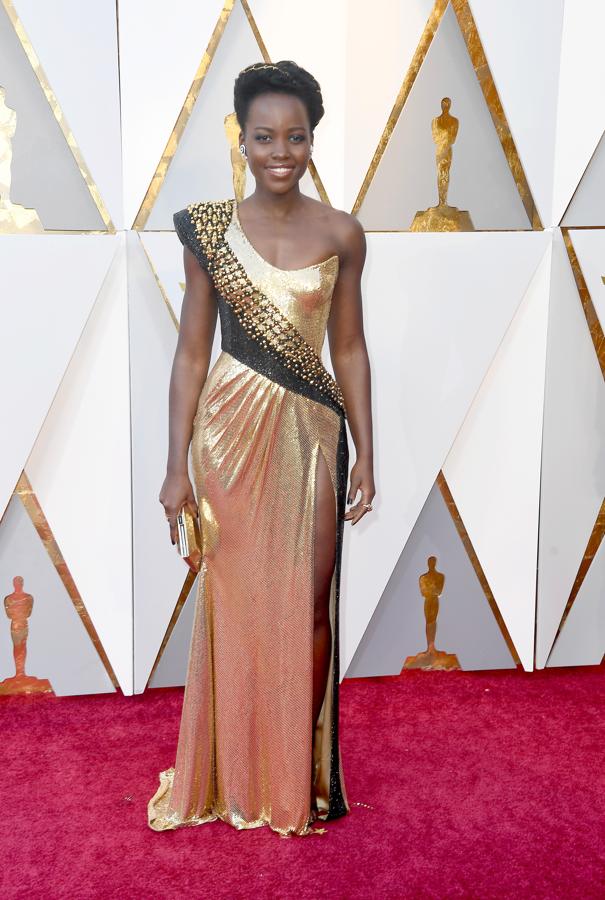 Los vestidos más bonitos de la alfombra roja de los Premios Oscar: Lupita Nyong'o