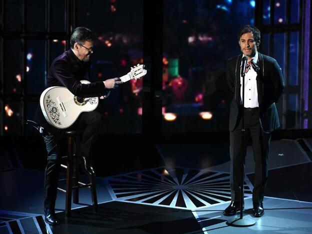 Premios Oscar 2018: las redes atizan a Gael García Bernal tras su desastrosa interpretación de 'Recuérdame'