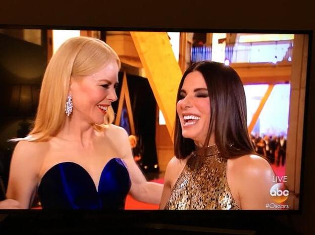 Premios Oscar 2018: Nicole Kidman se cuela en la entrevista de Sandra Bullock