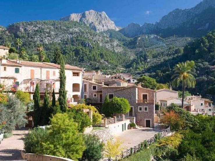 30 pueblos preciosos en España para visitar en tus escapadas antes del verano