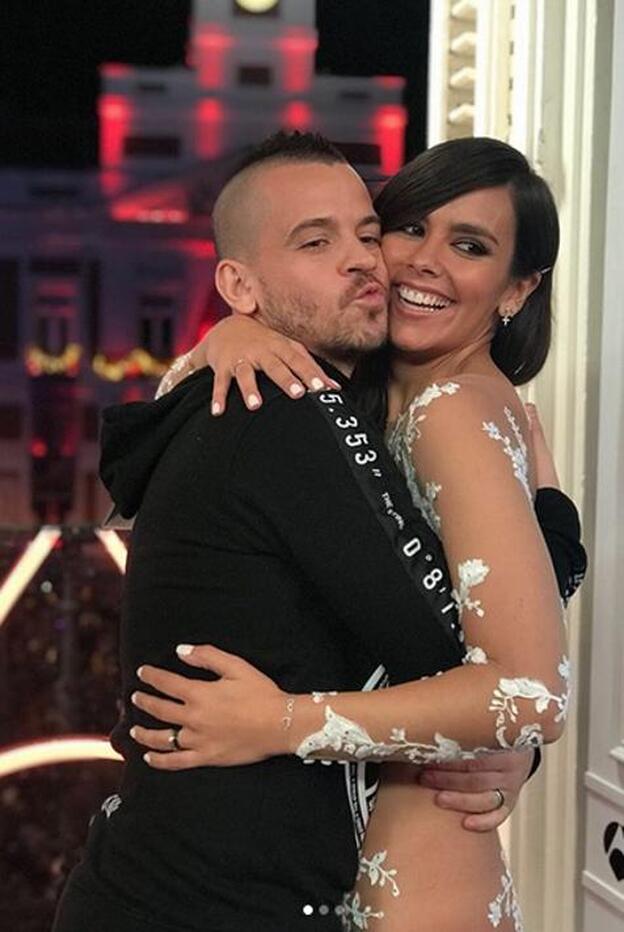 El polémico beso con lengua de David Muñoz a Cristina Pedroche