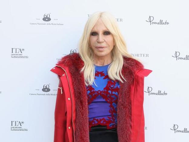 Donatella Versace anuncia que no volverá a usar pieles de animales