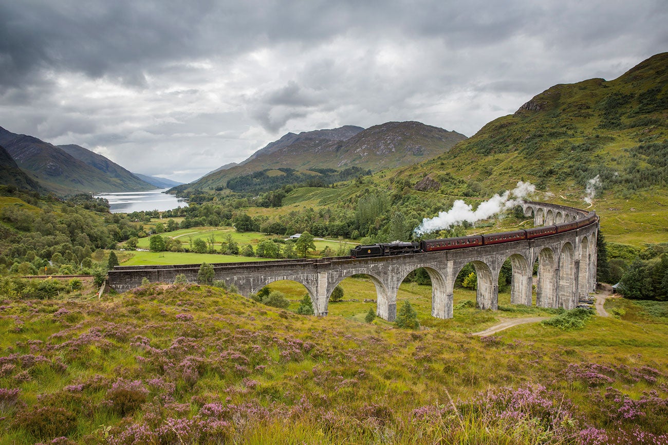 Los seis viajes en tren más bellos de Europa: un paseo por las highlands