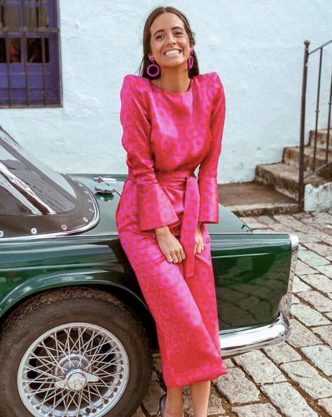 31 looks de influencers para ser la invitada perfecta