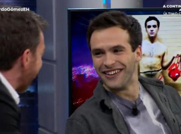Ricardo Gómez confiesa la verdad sobre su paquete