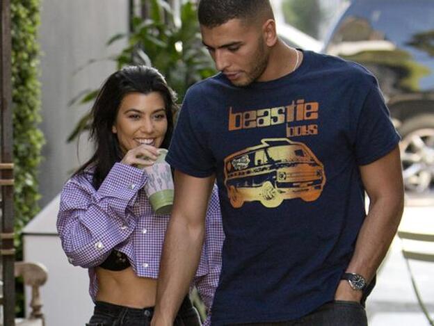 Kourtney Kardashian y su novio oficializan por la vía sexy