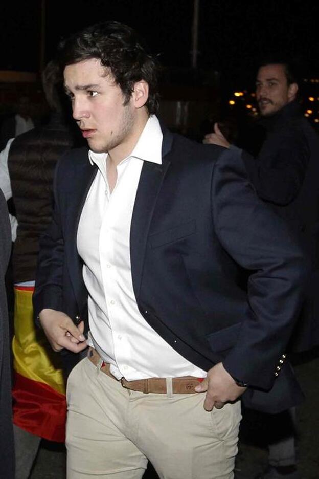 Froilán se enzarza en una bronca por defender a la Reina Letizia y a doña Sofía de los memes del vídeo de Palma