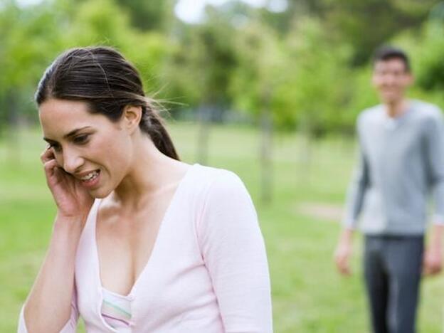 Crisis de pareja: estrés, móvil y horarios, en el top 3 de los culpables